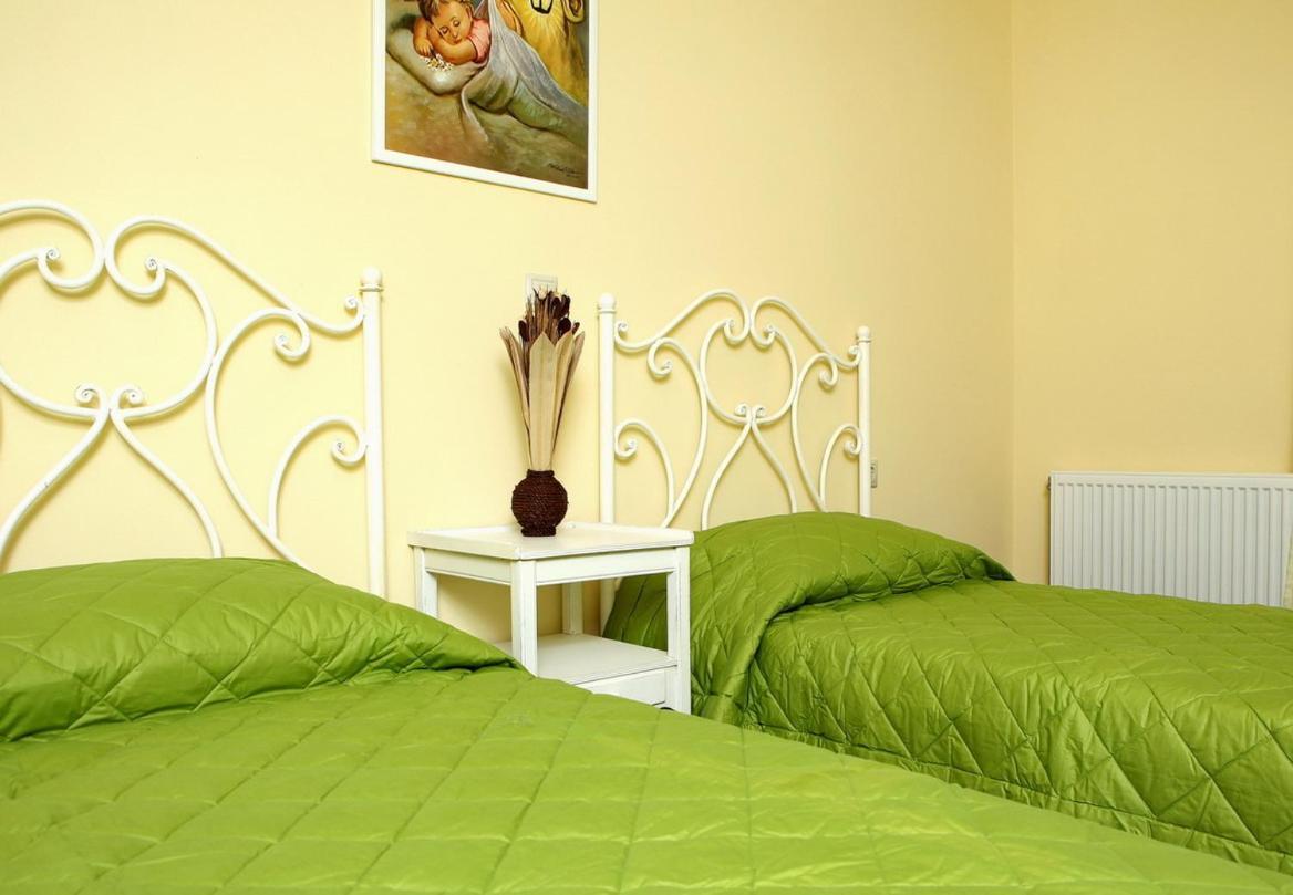 Provenzo And Meliti Villas Лурдата Екстериор снимка