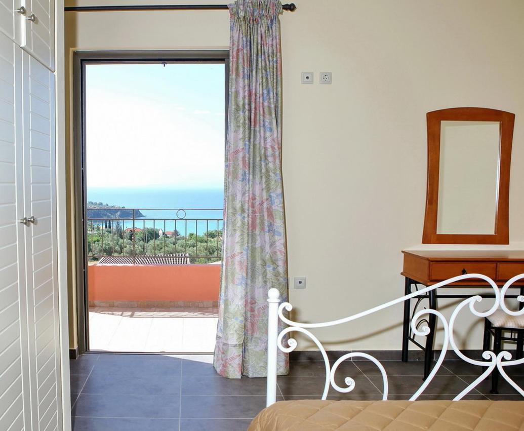 Provenzo And Meliti Villas Лурдата Екстериор снимка