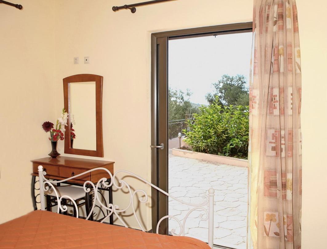 Provenzo And Meliti Villas Лурдата Екстериор снимка